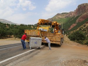 Vadilerde çevre temizliği sürüyor