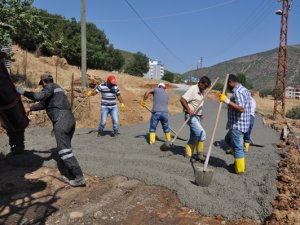 Yol Betonlama Çalışmaları devam ediyor