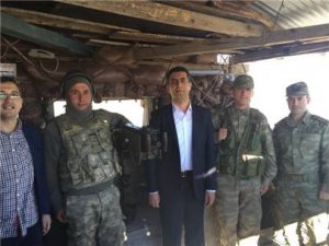 Kaymakam Kazez, mevzileri gezdi
