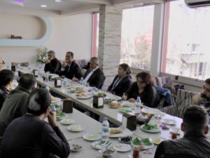 Eşbaşkan Altun basın çalışanlarıyla bir araya geldi