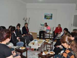 Eşbaşkan Altun kadınlarla bir araya geldi