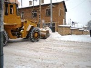 Pertek’te kar temizleme çalışmaları