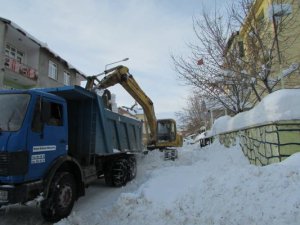 Hozat’ta kar temizleme çalışması
