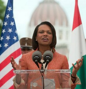 Kaddafi Condoleezza Rice'ı çok seviyorum