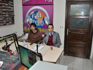Rektör İpek, Radyo Barış Canlı Yayınına Katıldı