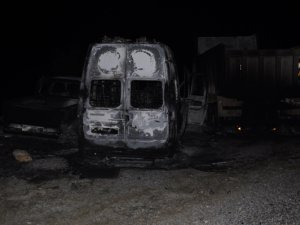Dersim’de 6 araç yakıldı