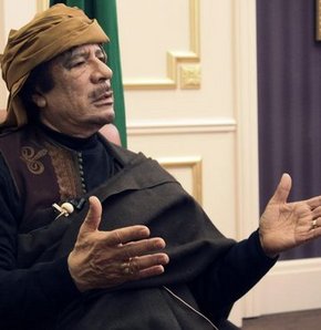 Kaddafi'den ziyarete tepki