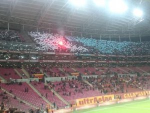 Dersimspor taraftarı Arena'ya damga vurdu