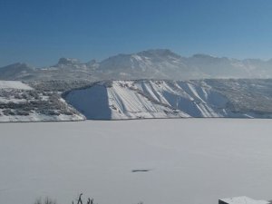 Munzur buz tuttu!