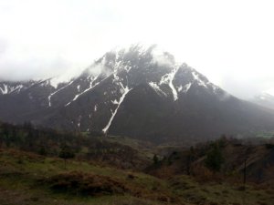 Ekipler Helikopterin Bulunduğu Bölgeye Ulaştı