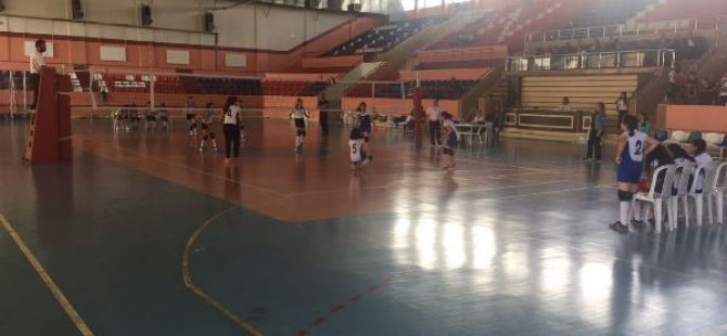 Voleybol müsabakaları yapıldı