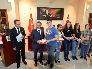 Vali Kaymak, Teog Birincilerini Ödüllendirdi