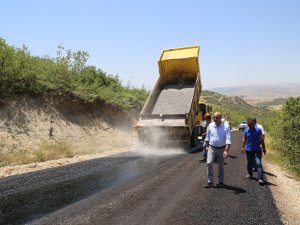 Yol çalışmaları sürüyor