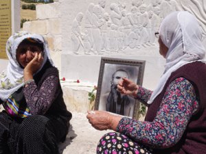 Kurşuna dizilenler için anıt mezar