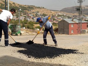 Hozat'ta  yol çalışması devam ediyor