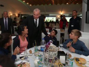 Başkan Osman Zolan, Dersimli çocukları ağırladı