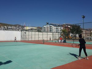 Tenis müsabakaları yapıldı