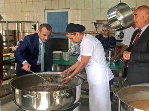 Tunceli'de bin kişiye sıcak yemek