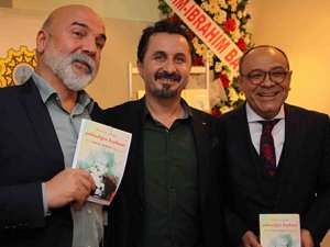 Hüseyin Cengiz'in Yalnızlığın Başkenti kitabı İzmir Sanat’ta tanıtıldı