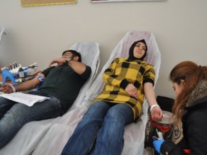 Öğrenci ve personelden kan bağışı