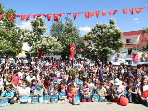 "Oku Kitabını Al Armağanını" projesi