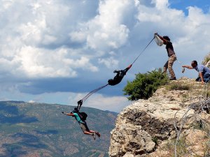 Tunceli’de yamaç paraşütü akrobasi şampiyonası yapılacak
