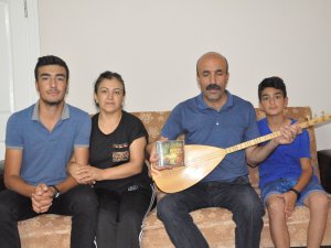 Görme engeli yıldırmadı, müzik albümünü çıkardı