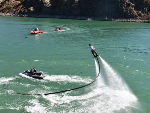 Dersim’de yamaç paraşütü akrobasi şampiyonası