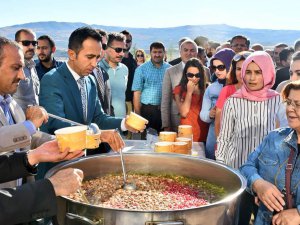 Vali Sonel, üniversitede aşure gününe katıldı