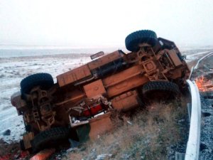 Askeri kirpi araçları kaza yaptı