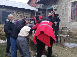 İhtiyaç sahiplerine kıyafet yardımı yapıldı