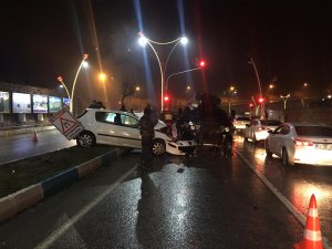 Zırhlı polis aracı kaza yaptı: 3 yaralı