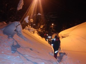 Mahsur kalan hastalar ekiplerin yardımıyla kurtarıldı