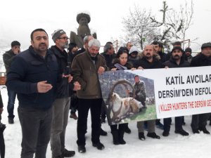 Doğaseverler avcılığı protesto etti