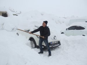 Ovacık'ta kar kalınlığı 3 metreyi aştı