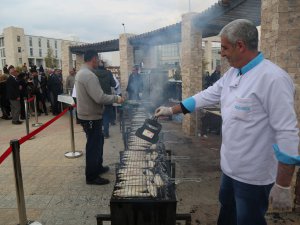 Munzur üniversitesinde balık ekmek etkinliği