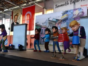 Çocuklar rafadan tayfa müzikali ile eğlendi