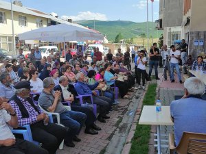 Ovacık Belediyesi sokakta toplantı yaptı