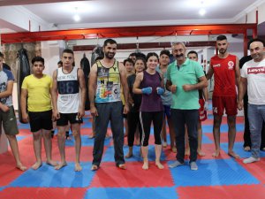 Başkan Maçoğlu’ndan Dersim Kick Box’a ziyaret