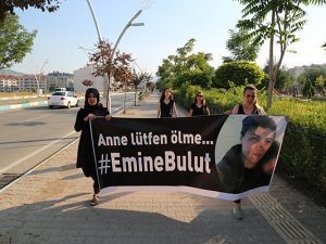 Kadınlar, kadın cinayetlerini sessiz yürüyüşle protesto etti