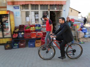 Belediye Başkanı Becerikli, makam aracı yerine bisiklet kullanıyor