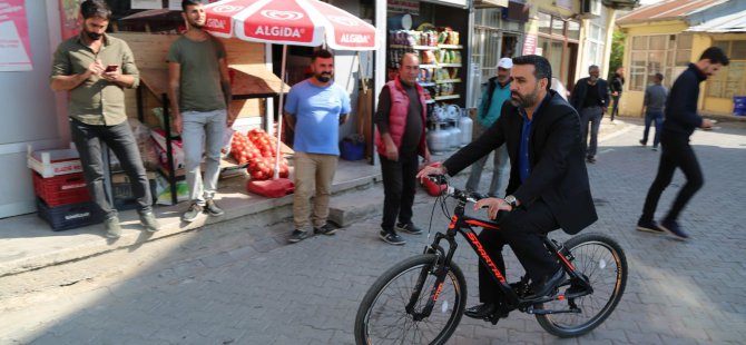 Belediye Başkanı Becerikli, makam aracı yerine bisiklet kullanıyor