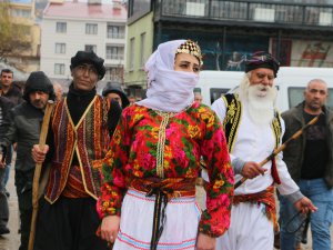 Dersim’de yeni yıl geleneği Kalo Gaxan, coşkuyla kutlandı