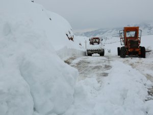 70 köy yolu kardan dolayı kapalı