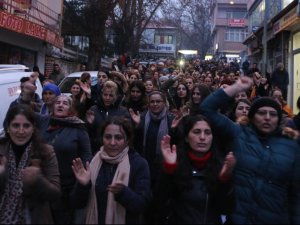 Kadınlardan cinsel saldırıya karşı yürüyüş