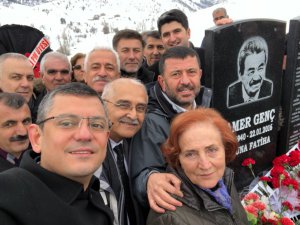 Kamer Genç mezarı başında anıldı