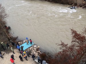 Munzur Çayı'nda kaybolan uzman çavuşu arama çalışmaları sürüyor