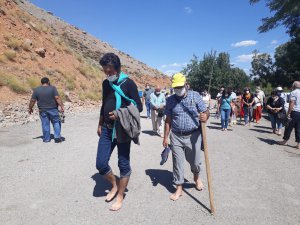 DAD Yöneticileri yalın ayak önce Munzur’a sonra Düzgün Baba’ya yürüdü