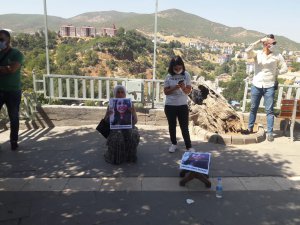 Gülistan Doku'nun ailesi oturma eylemi başlattı