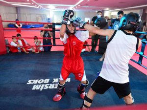 Kick-boks müsabakaları düzenlendi